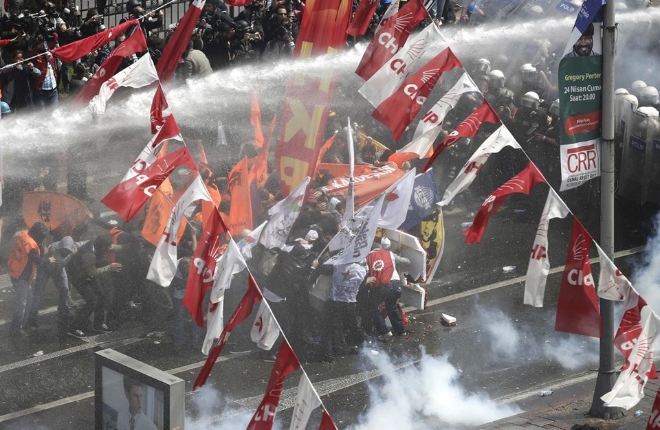 Taksim'e çıkmak isteyen gruplara müdahale - 11
