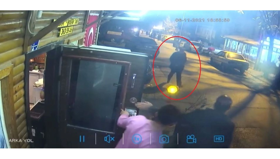Dolandırıcıyı öldürdüğü, dalga geçen arkadaşlarını da vurunca ortaya çıktı
