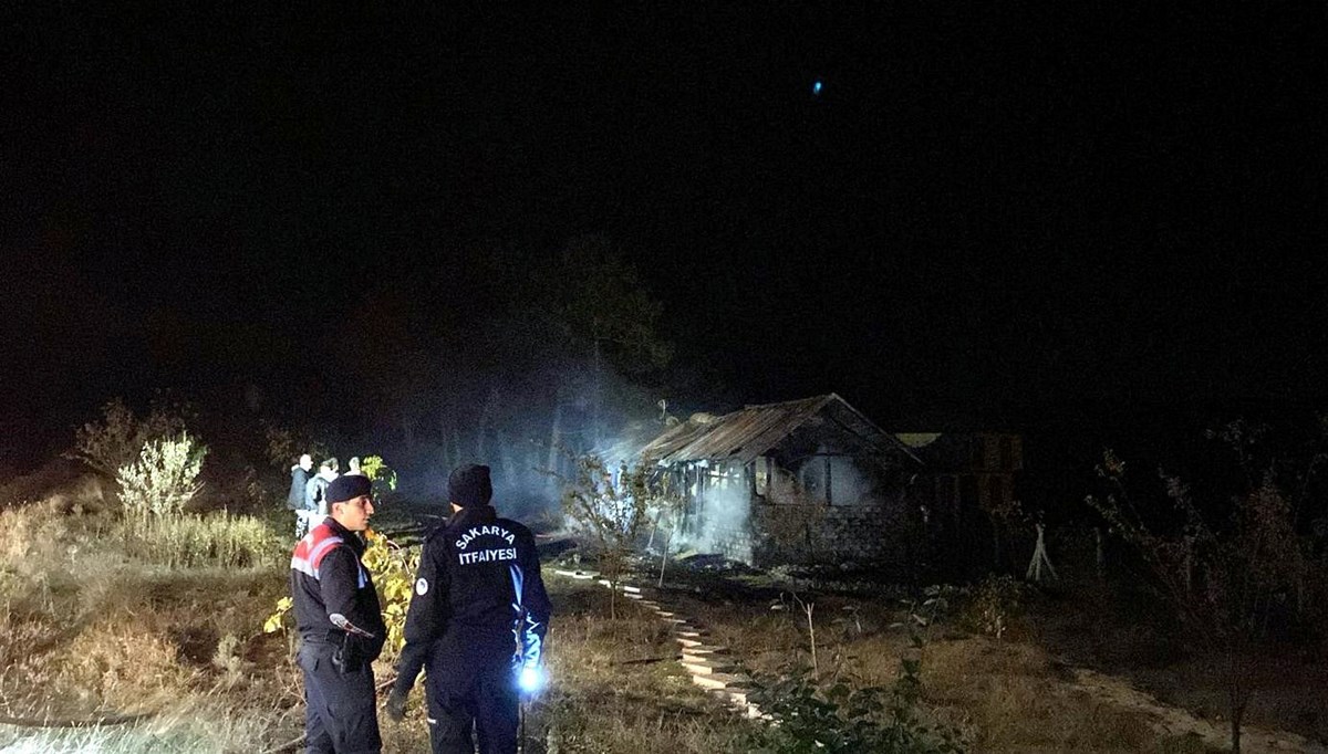 Sakarya’da yayla evi alevlere teslim oldu