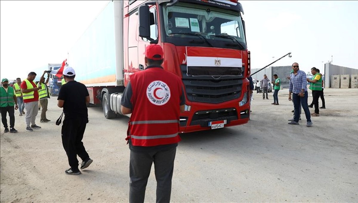 Mısır, Gazze yardımları için Refah'ta lojistik merkez kuruyor Mısır, Gazze yardımları için Refah'ta lojistik merkez kuruyor
