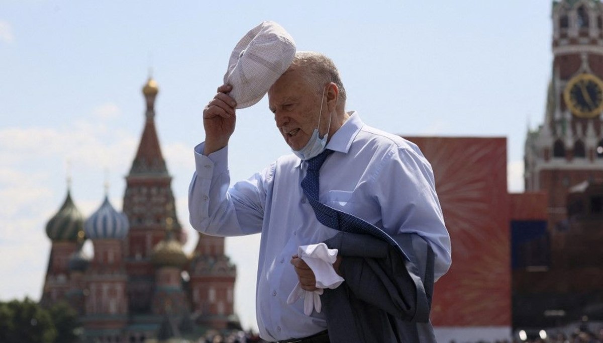 Rus siyasetçi Vladimir Jirinovskiy hayatını kaybetti