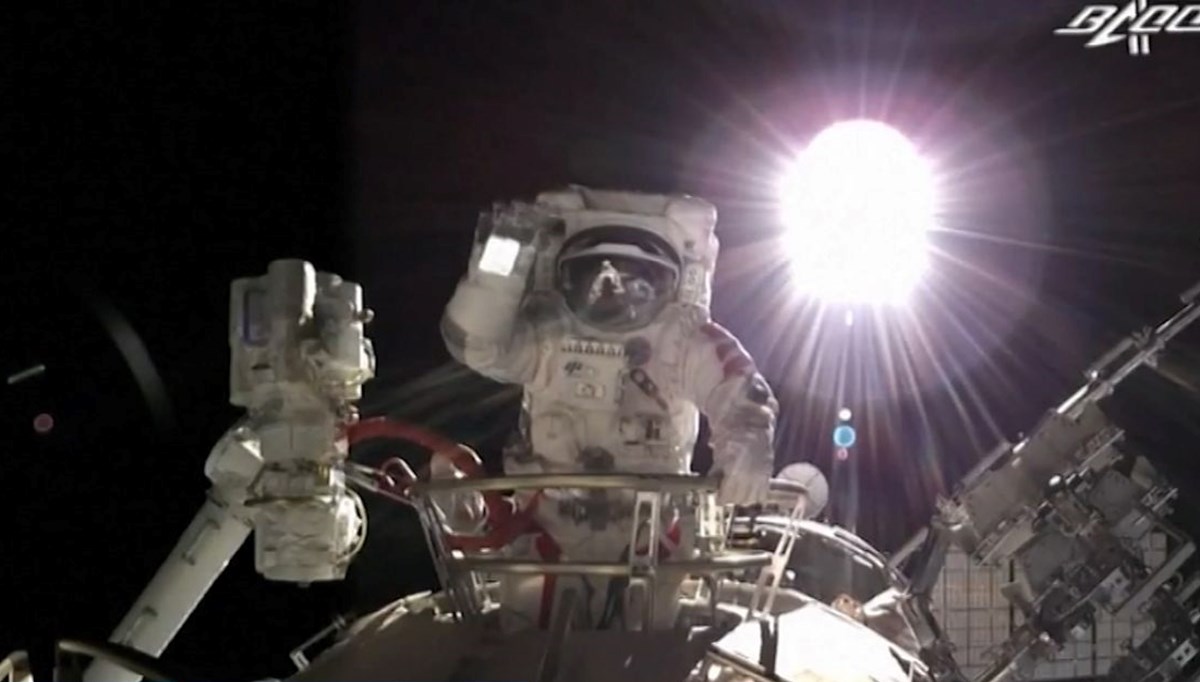 Wang Yanping, uzayda yürüyen ilk Çinli kadın astronot oldu (Tekno Hayat)
