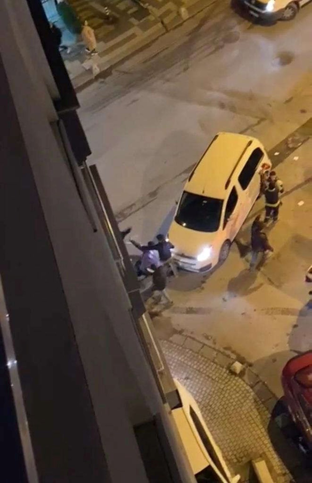 Ümraniye'de taşlı, sopalı trafik kavgası - 4