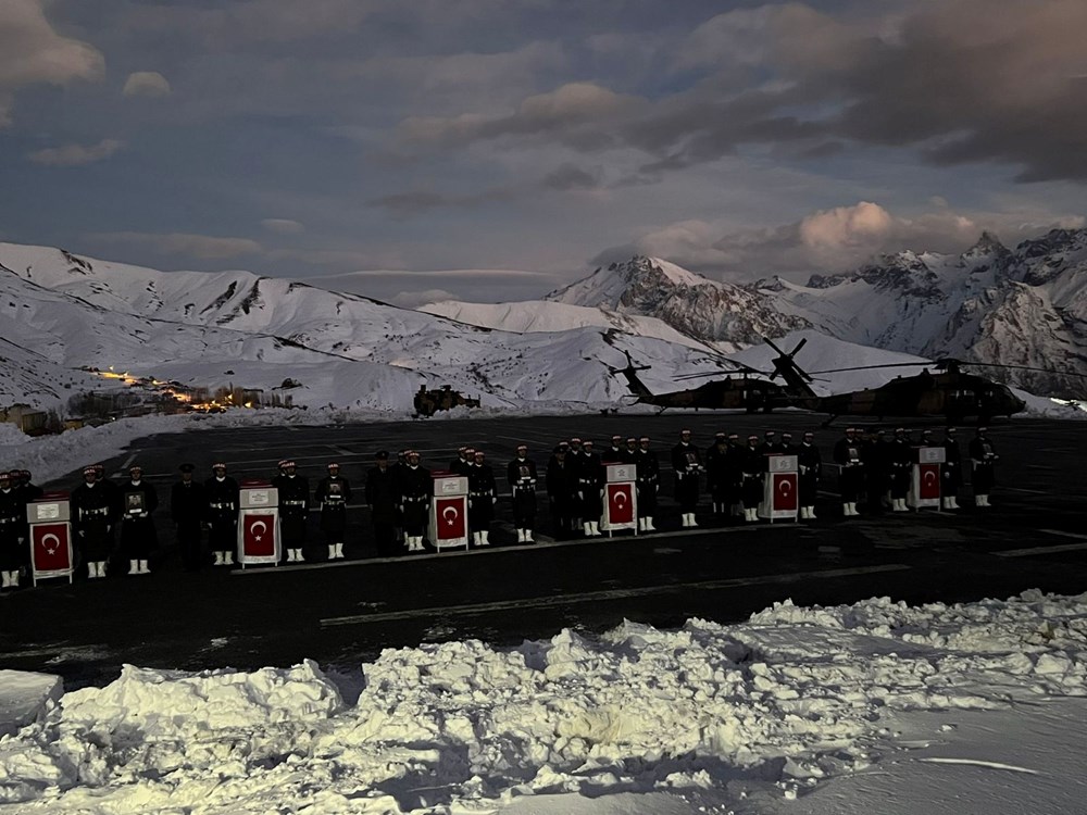 Pençe-Kilit şehitleri, Hakkari'deki törenin ardından memleketlerine uğurlandı - 5