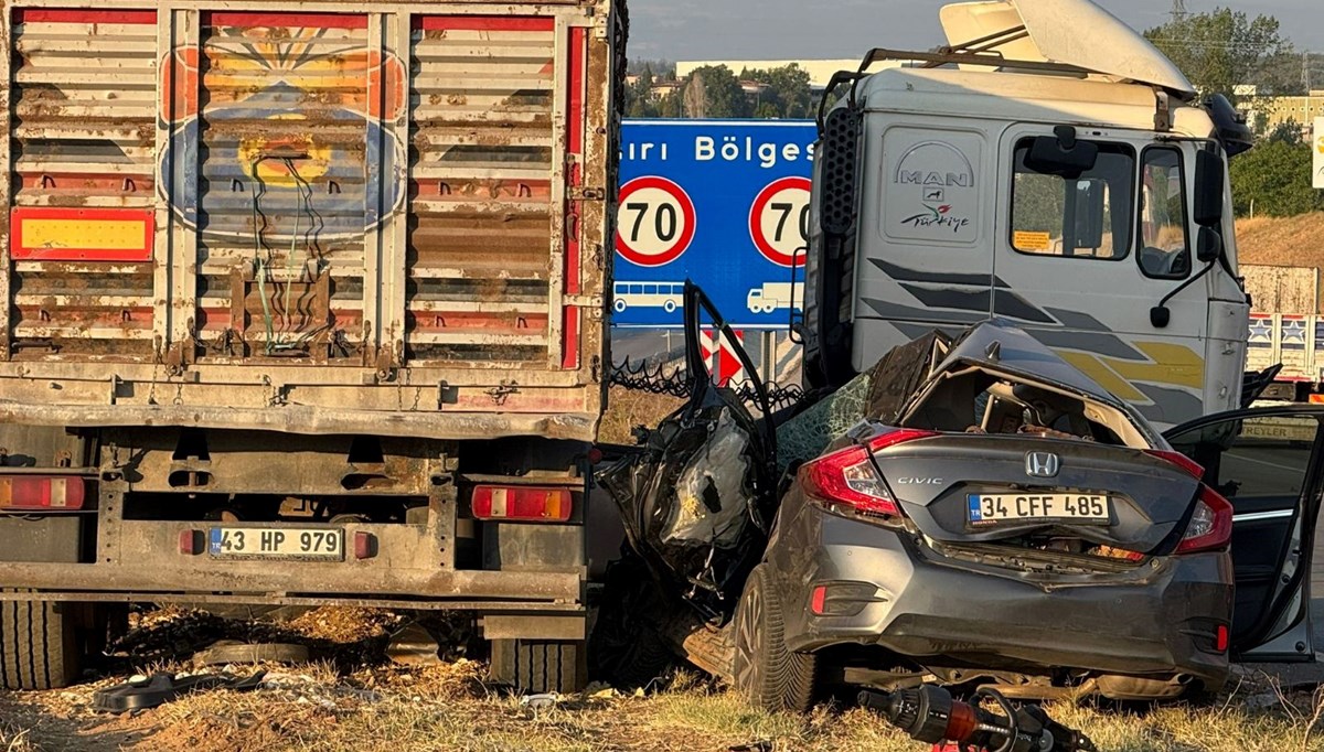Tır ile otomobilin çarpıştığı kaza can aldı