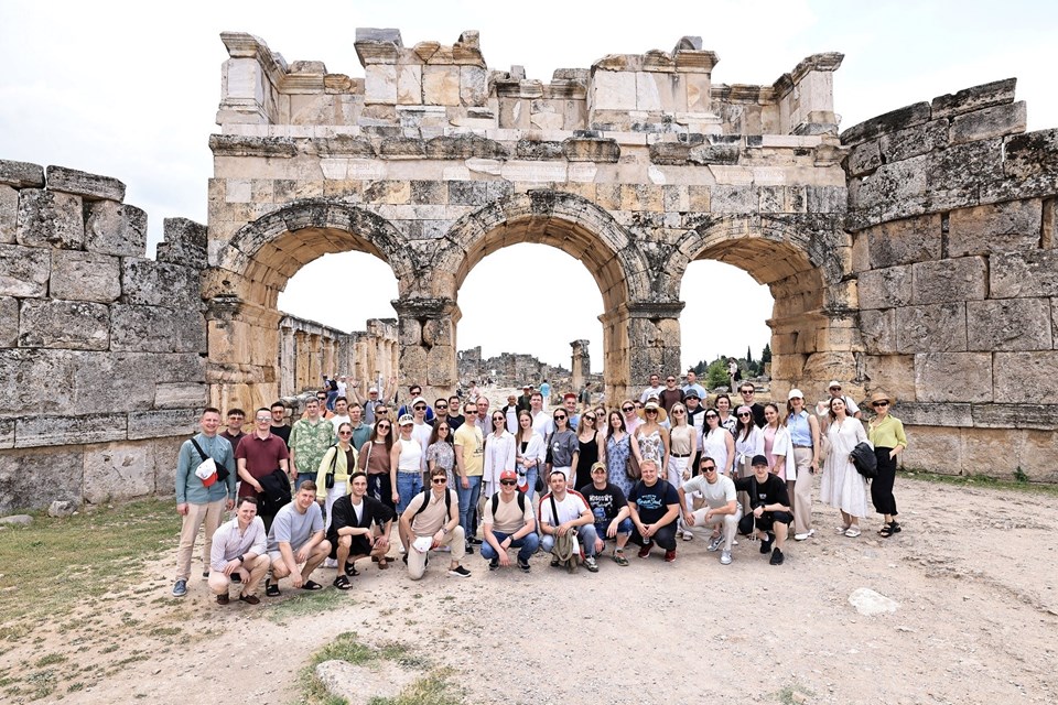 Dünyaca ünlü Kızıl Ordu Korosu, Pamukkale'ye hayran kaldı - 1