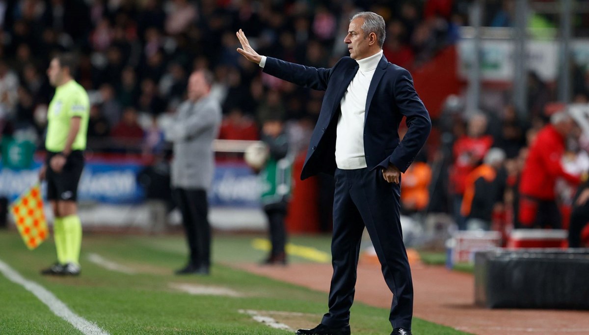 İsmail Kartal'dan Fenerbahçe tarihinde bir ilk: Efsaneleri geride bıraktı İsmail Kartal'dan Fenerbahçe tarihinde bir ilk: Efsaneleri geride bıraktı