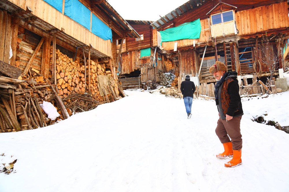 Artvin'deki 2 bin rakımlı Maden Köyü'nde kışı böyle geçiriyorlar - 13