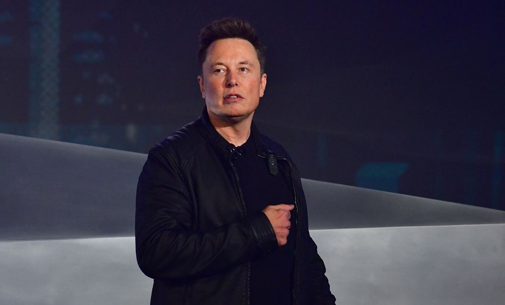 Elon Musk'ın merakla beklenen  Cybertruck adlı aracından ilk görüntüler sızdı: Sosyal medya ikiye bölündü - 6