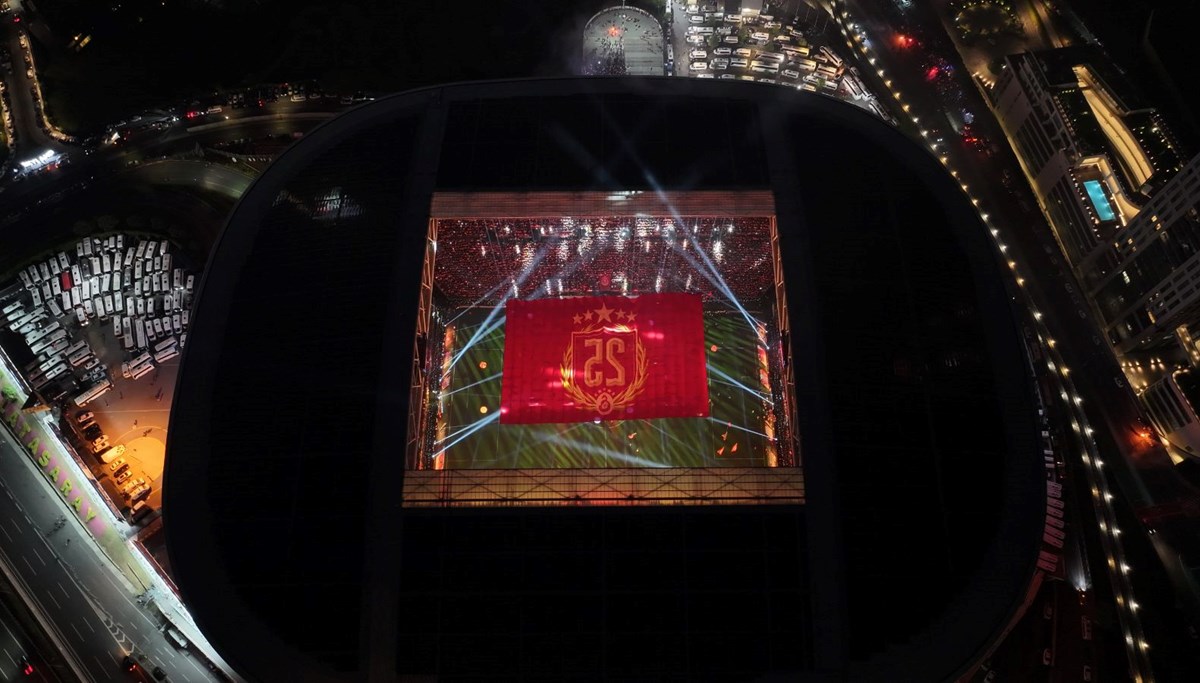 Galatasaray'da büyük şölen: Görkemli kutlama Yenikapı'da Galatasaray'da büyük şölen: Görkemli kutlama Yenikapı'da