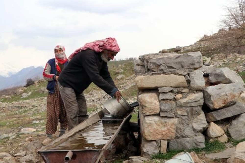 Van'da yarısı yıkılan okulda, tek başlarına yaşıyorlar - 7