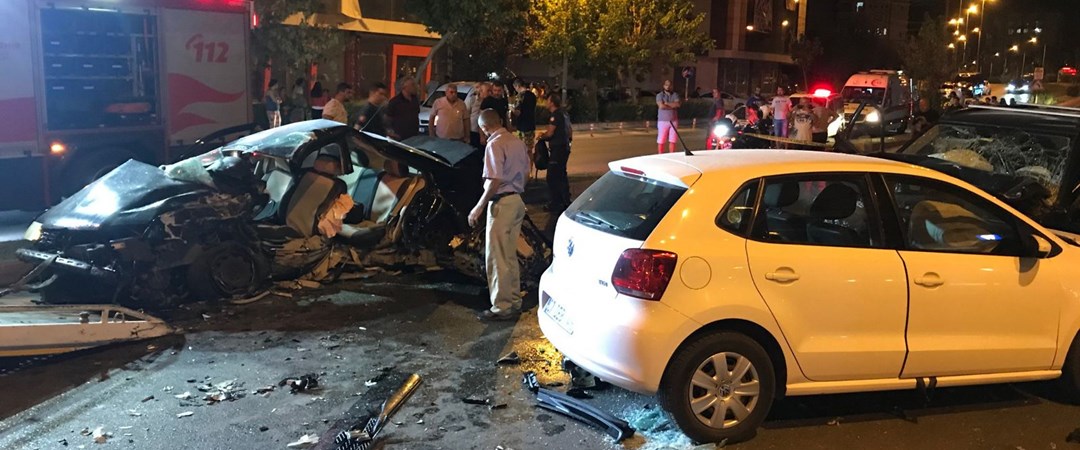 Antalya Da Zincirleme Trafik Kazası 2 ölü 6 Yaralı Son Dakika