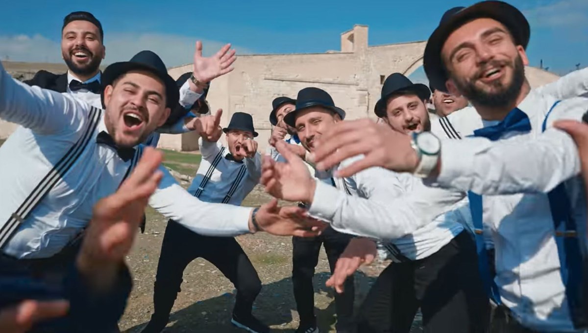 Big Bando'nun ilk klibinin geliri, eğitimden uzak kalan çocuklara bağışlanacak Big Bando'nun ilk klibinin geliri, eğitimden uzak kalan çocuklara bağışlanacak