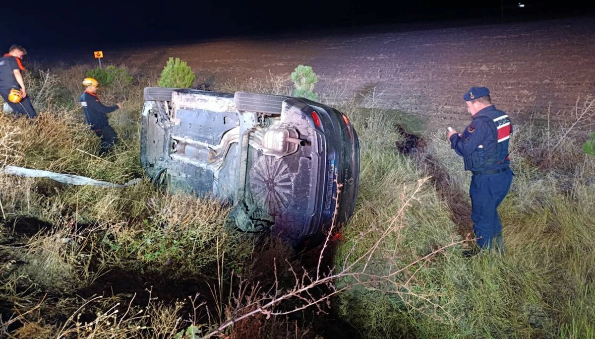 Otomobil devrildi, 5 kişi yaralandı