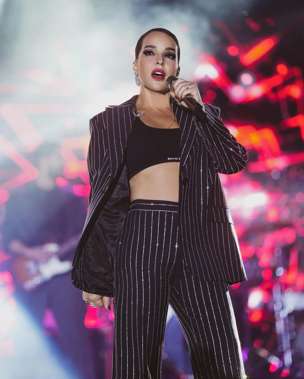 Takıntılı hayran ünlülerin başına bela oldu! Karavanlarını gözetledi, evlerine yemek sipariş etti - 2