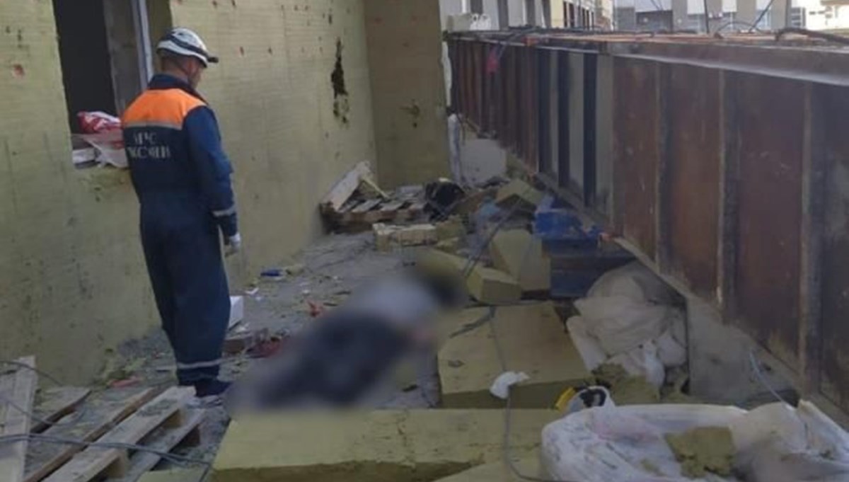 Rusya’da inşaat iskelesi çöktü: 3 kişi öldü Rusya’da inşaat iskelesi çöktü: 3 kişi öldü
