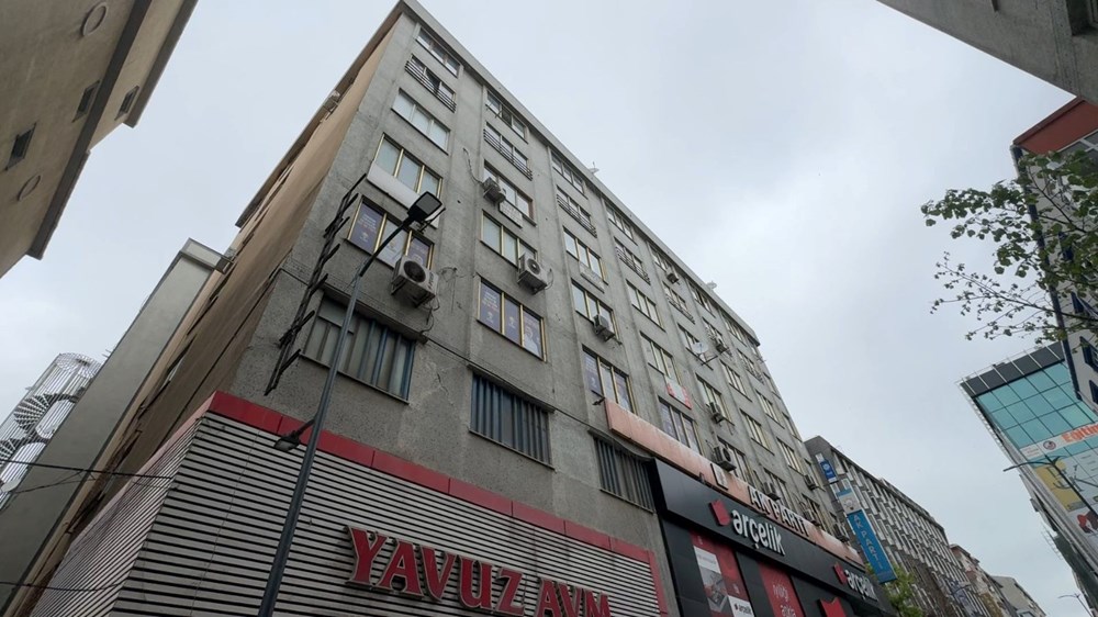 İstanbul'da sarsıntı: Avcılar'da sekiz katlı binada derin çatlaklar oluştu 73 4m1eu l6fkCkFXTcAPN0YQ