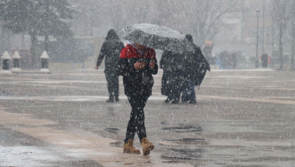 İstanbul'a ne zaman kar yağacak? AKOM kar yağışı için tarih verdi