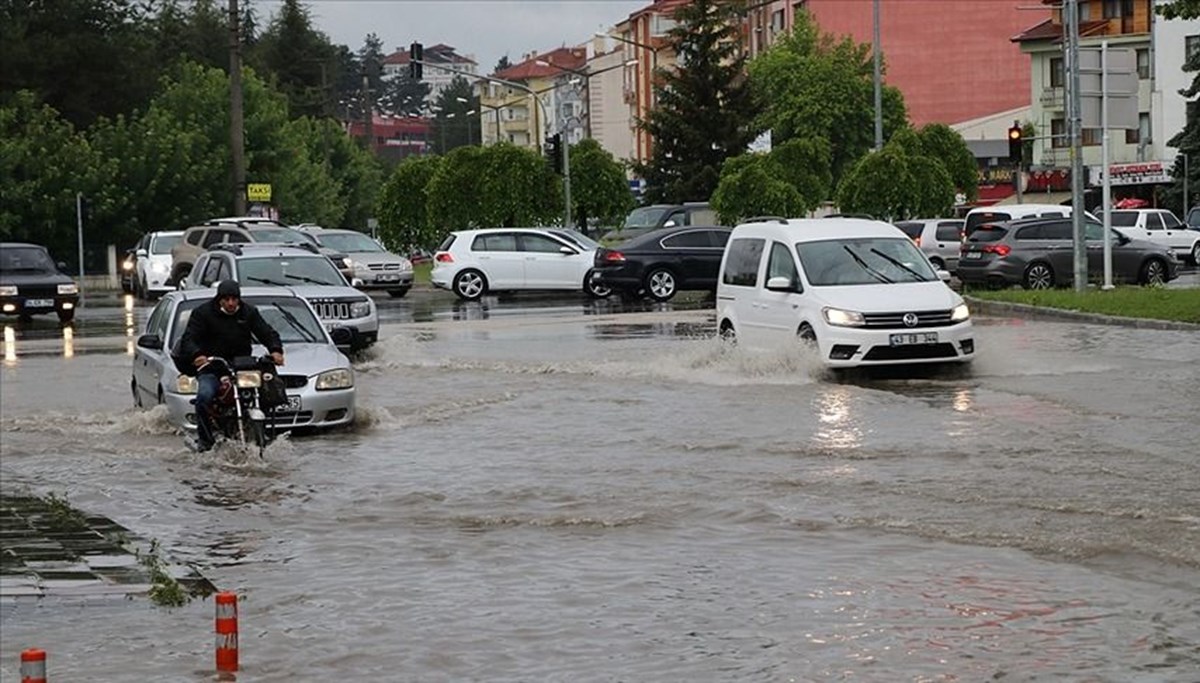 Meteoroloji'den kuvvetli sağanak uyarısı