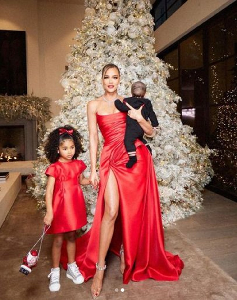 Khloe Kardashian'dan oğluyla ilk paylaşım - 3