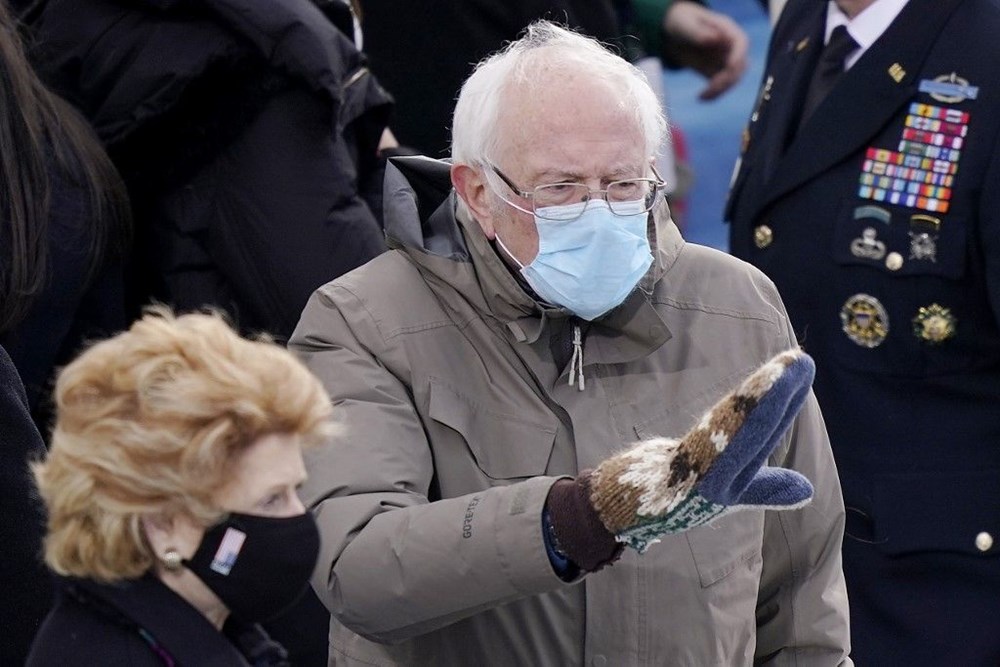 Bernie Sanders'ın ünlü eldiveniyle yardım kampanyası - 1