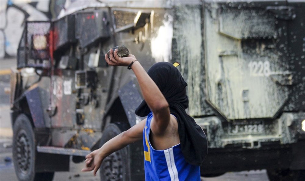 Şili'deki protestoların yıldönümü yaklaşırken sokaklarda tansiyon artıyor - 1