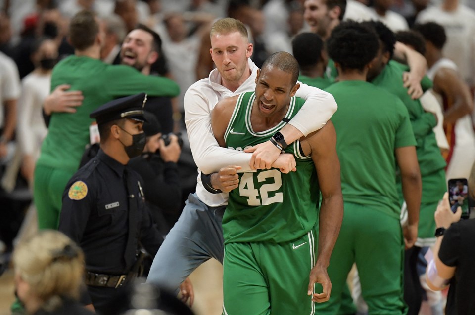 NBA'de finalin adı belli oldu: Celtics-Golden State Warriors - 2