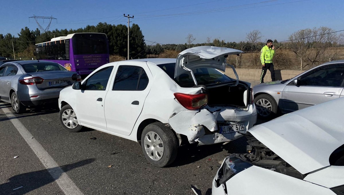 Diyarbakır’da 4 otomobilin karıştığı kazada 5 kişi yaralandı