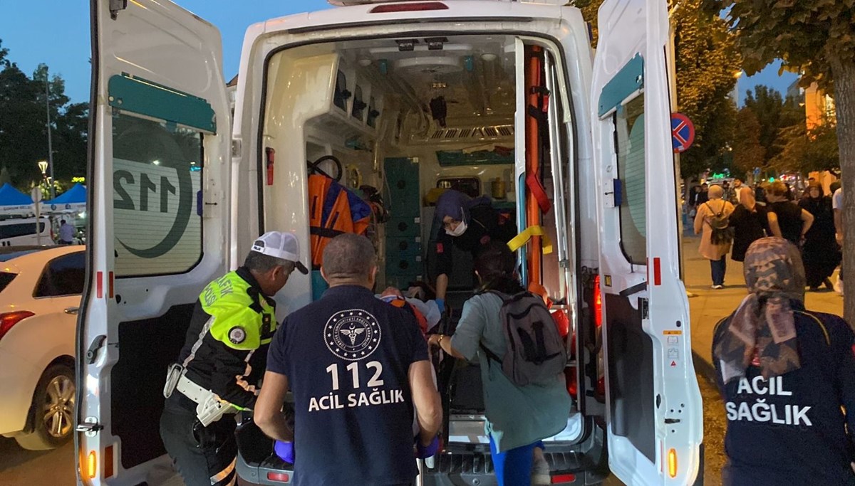 Dönercide asma kattan düşen 3 yaşındaki çocuk yaralandı Dönercide asma kattan düşen 3 yaşındaki çocuk yaralandı