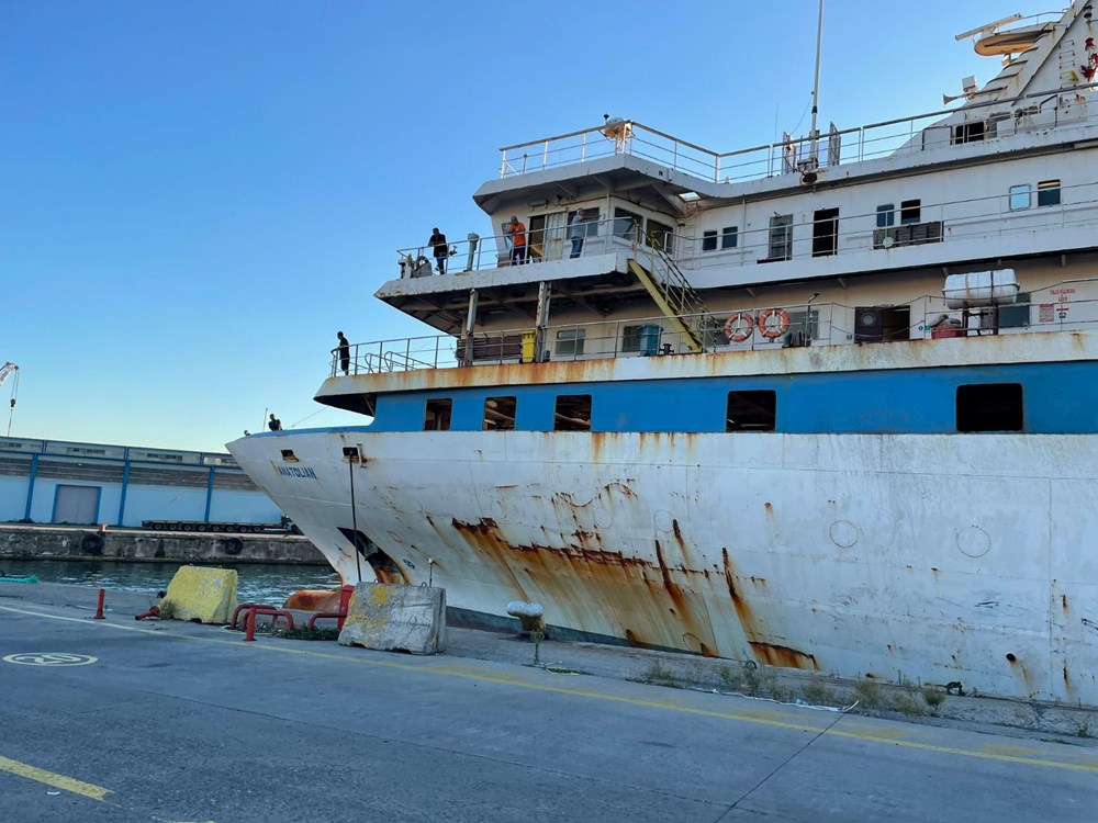 'Anatolian' gemisinin içinden saldırının izleri - 5