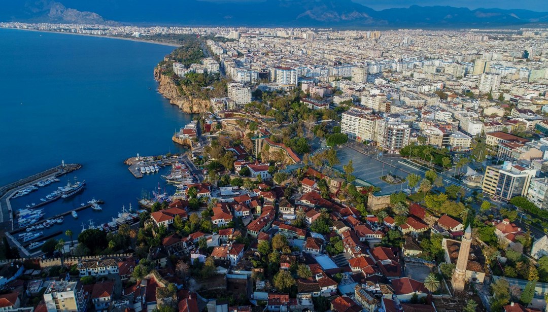 Antalya’da emlakçılar dertli: “Bize ortak çıktılar, komisyonlar düştü”