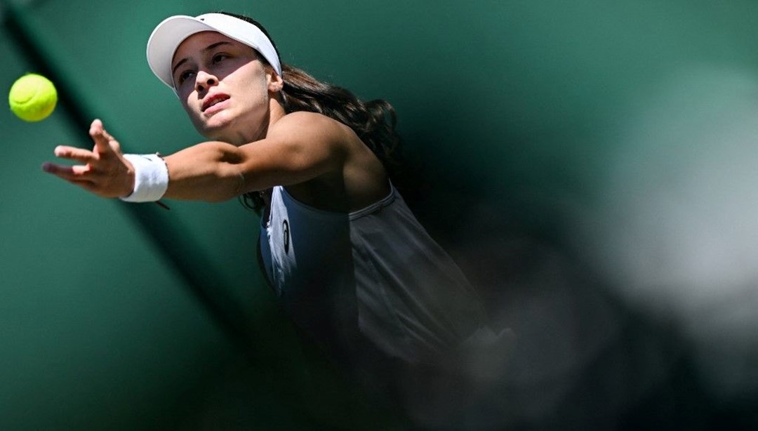 Zeynep Sönmez, Wimbledon’da üçüncü tura yükseldi: 75 yıl sonra ilki başardı