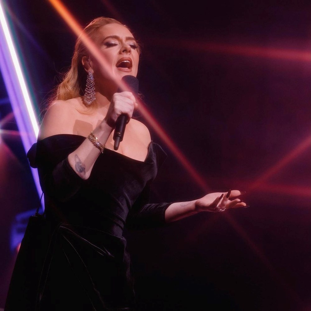 Adele'den korse itirafı: Kendi terimin içinde oturuyorum - 7