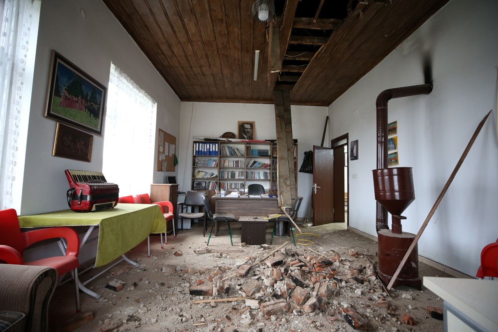 Düzce depreminin ardından toprakta kırılmalar oluştu - 4