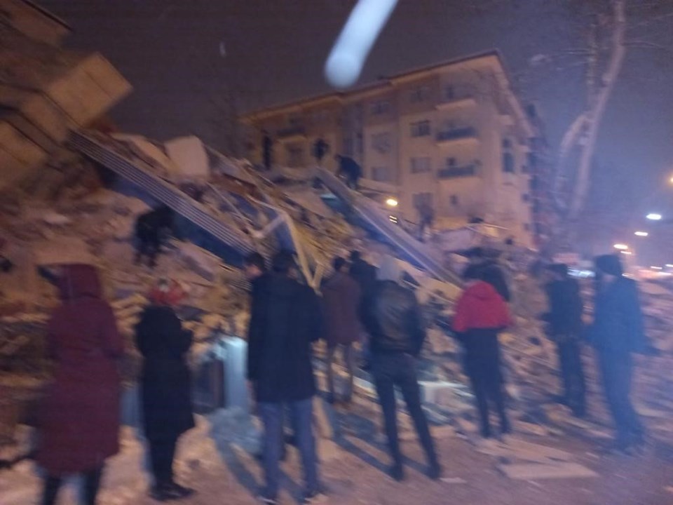 SON DAKİKA HABERİ: Kahramanmaraş'ta 7,4 büyüklüğünde deprem - 3