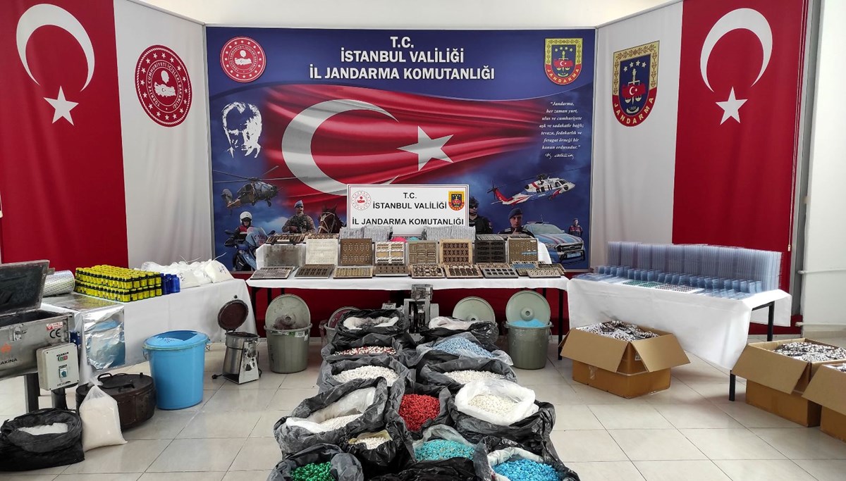 Jandarmadan uyuşturucu operasyonu: 12 milyon 800 bin hap ele geçirildi Jandarmadan uyuşturucu operasyonu: 12 milyon 800 bin hap ele geçirildi
