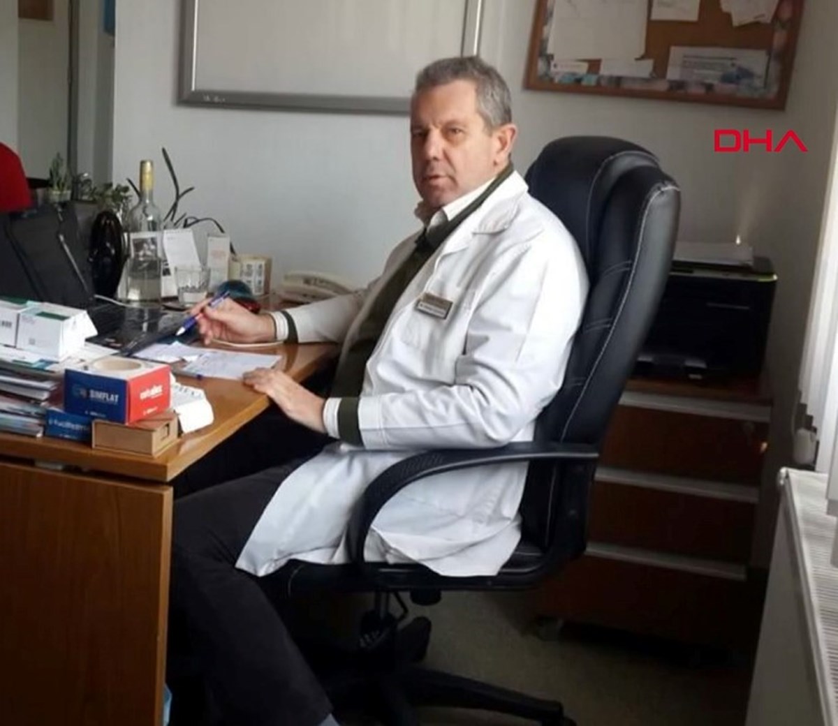 Hasta ve hasta yakınlarıyla tartışan doktor yoğun bakımda