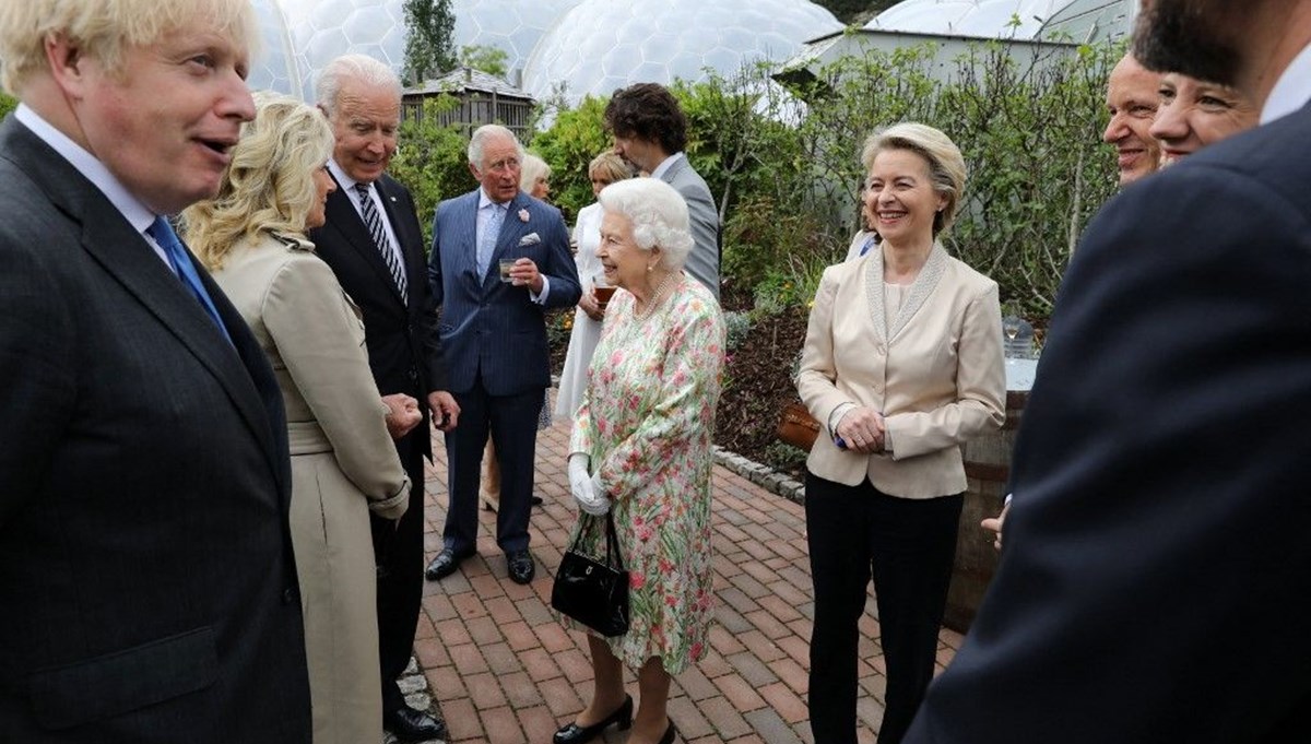 Kraliçe II. Elizabeth liderlerle buluştu