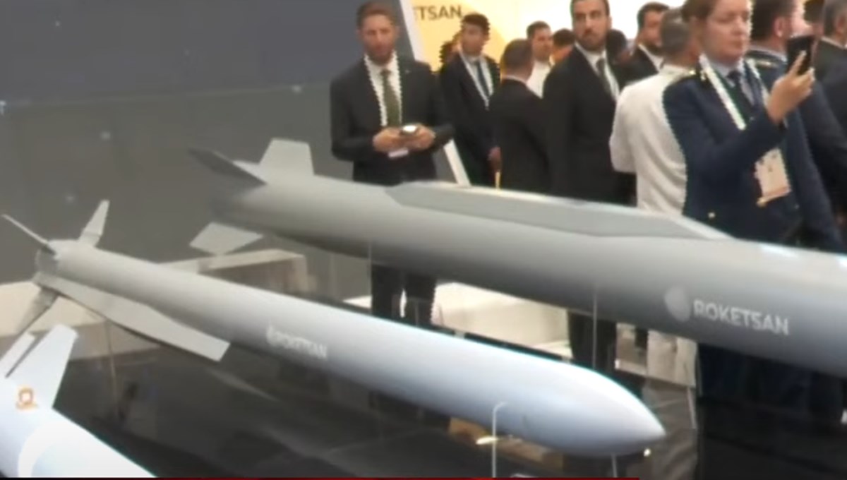 Roketsan yeni füzelerini tanıttı Roketsan yeni füzelerini tanıttı