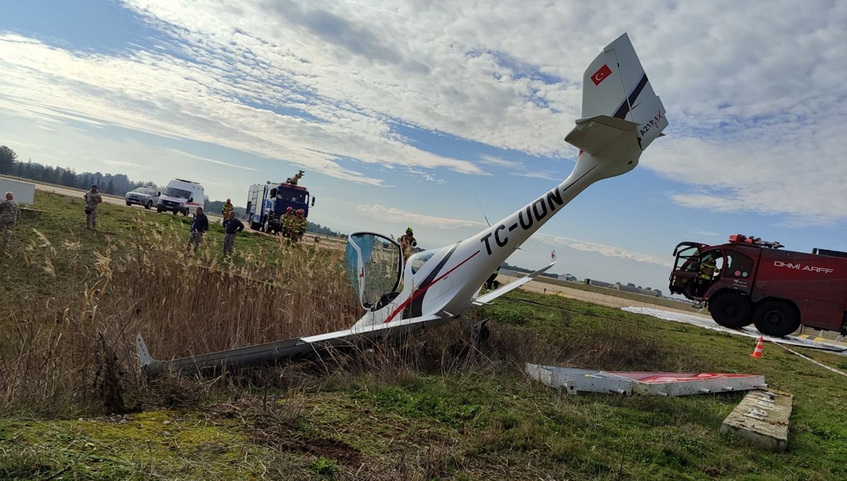 Bursa'da eğitim uçağı pistten çıktı: Pilot yaralandı, hayati tehlikesi yok Bursa'da eğitim uçağı pistten çıktı: Pilot yaralandı, hayati tehlikesi yok