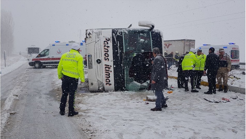 erzincan da yolcu otobusu sarampole