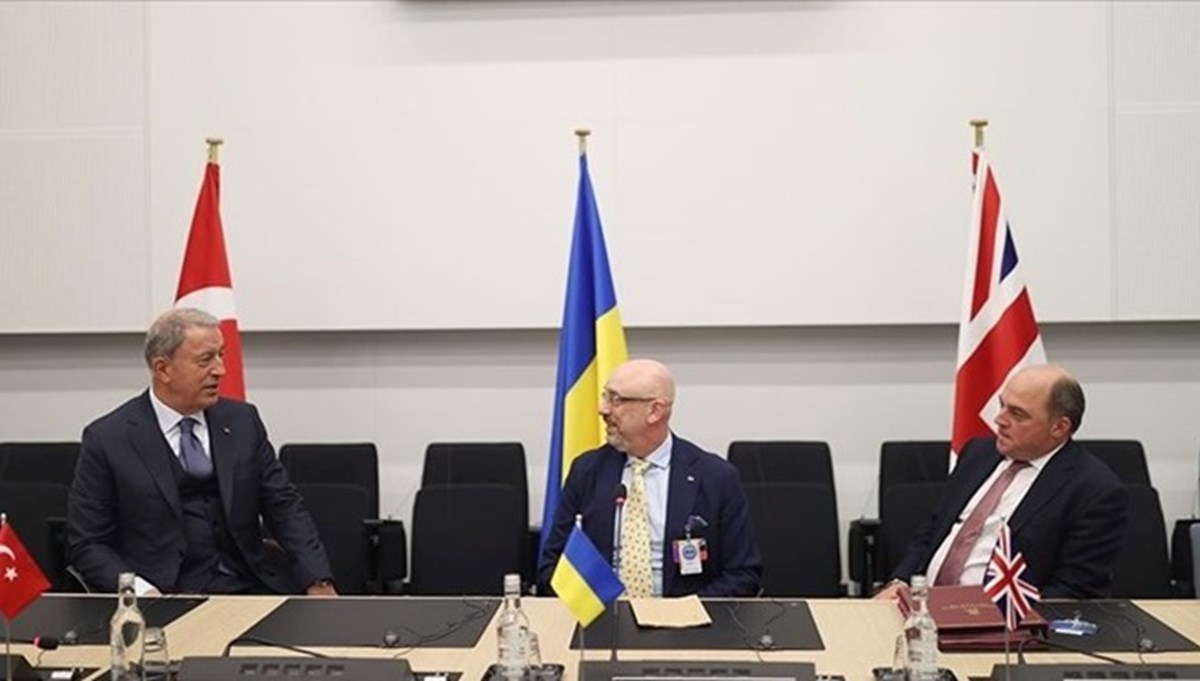 Akar, Wallace ve Reznikov geçen hafta Brüksel