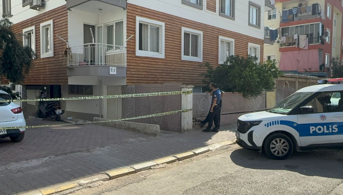 Antalya'da pompalı tüfekle vurulan 1'i çocuk 2 kişi yaralandı Antalya'da pompalı tüfekle vurulan 1'i çocuk 2 kişi yaralandı