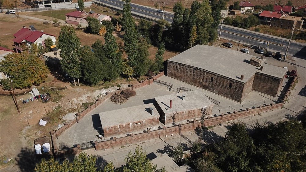 Bitlis'te 5 asırlık han ziyaretçilerini zamanda yolculuğa çıkarıyor - 1