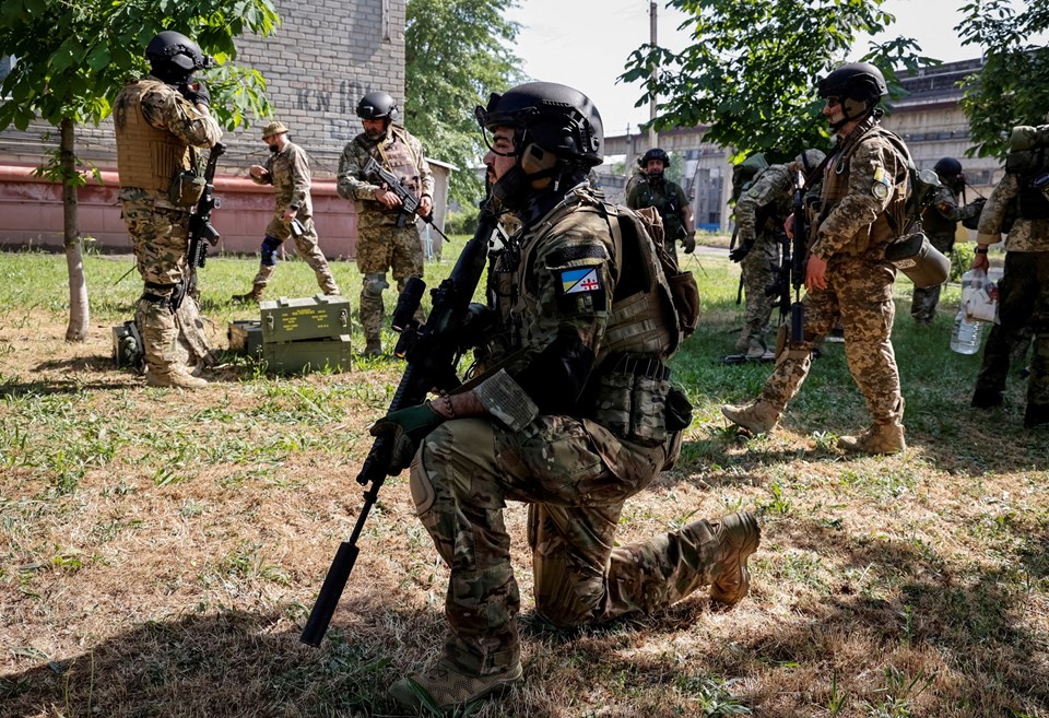 Ukrayna Devlet Başkanı Zelenski'den Donetsk bölgesi için zorunlu tahliye emri - 1