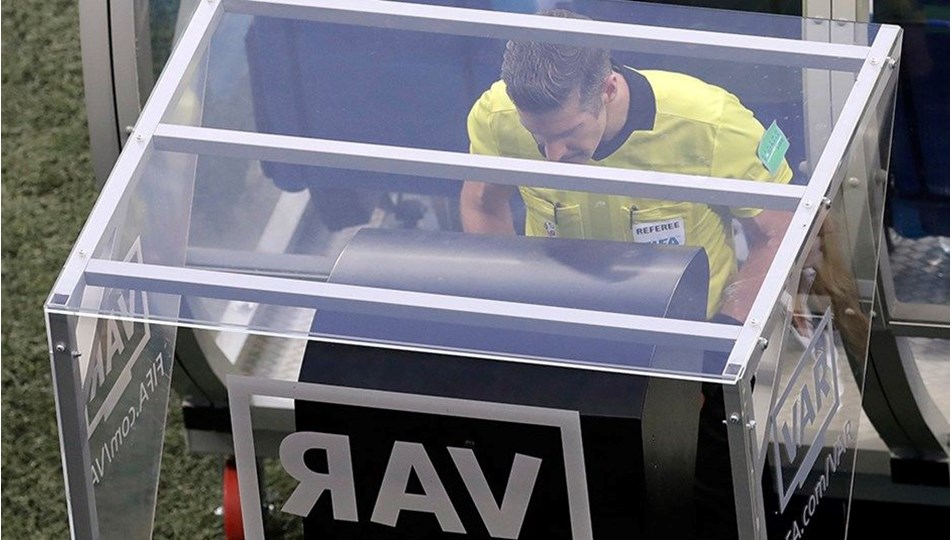 UEFA'dan "yarı otomatik ofsayt teknolojisi" kararı