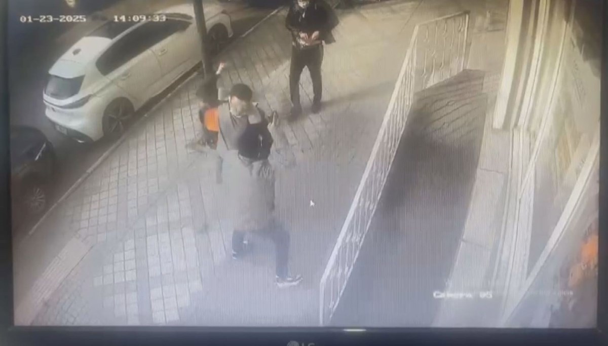 Bağcılar'da dehşet: Başkasına benzettiler, sokak ortasında öldürdüler Bağcılar'da dehşet: Başkasına benzettiler, sokak ortasında öldürdüler