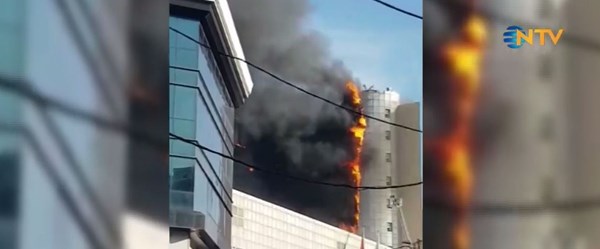 Taksim Eğitim ve Araştırma Hastanesi'nde yangın çıktı (Olay yerinden ilk görüntüler)