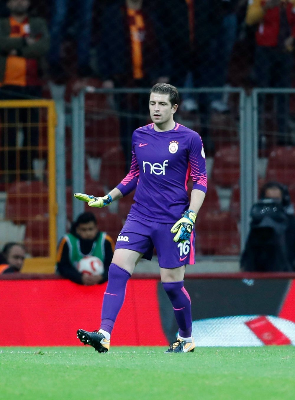 Galatasaray'ın eski kalecisinden itiraflar: "Türkiye'de gördüklerim çok az şeylerdi" 74 506LG7qHeUu GKgv3 OG8Q