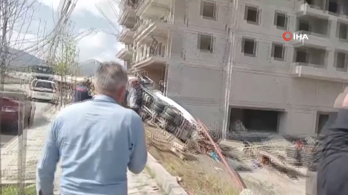 51pMQcja6Ei7akRO8RfaVg.jpg
